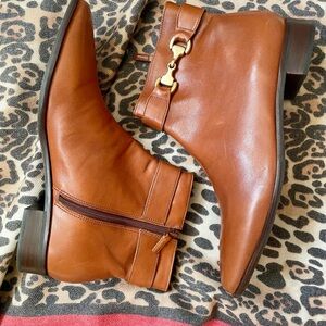 🤎 Talbots Whiskey Brown Leather Ankle Booties